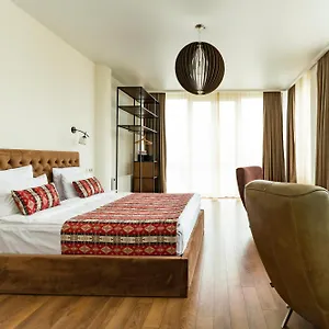 https://hotel-flower.alltbilisihotels.com